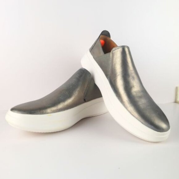 Gentle Souls By Kenneth Cole Rosette Slip-On Sneaker Size 9.5 M Pewter Metallic - Picture 2 of 10